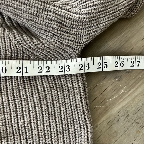 Aritzia Wilfred Montpellier Turtleneck Sweater 100% Merino Wool Medium Taupe - Picture 9 of 12